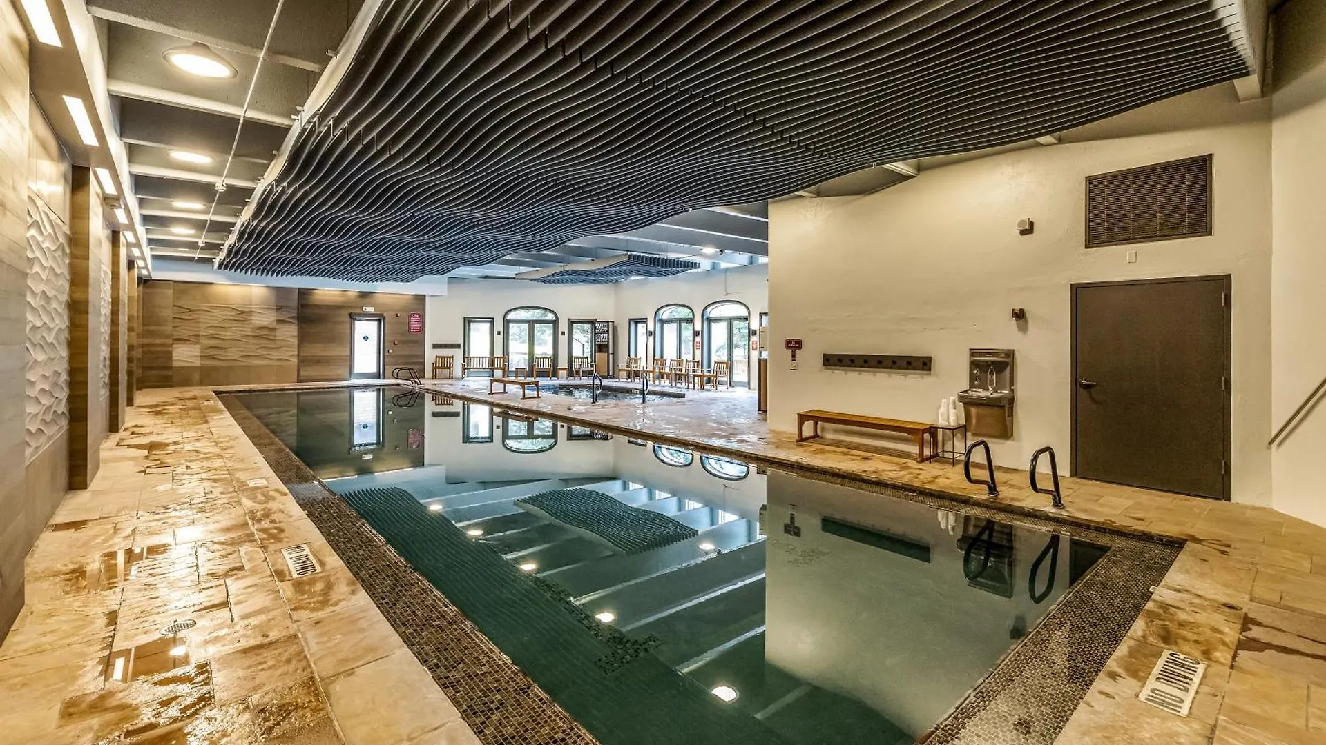 Aparthotel Relaxing Slope Side Ski-in Ski-out & Ground Level Patio *