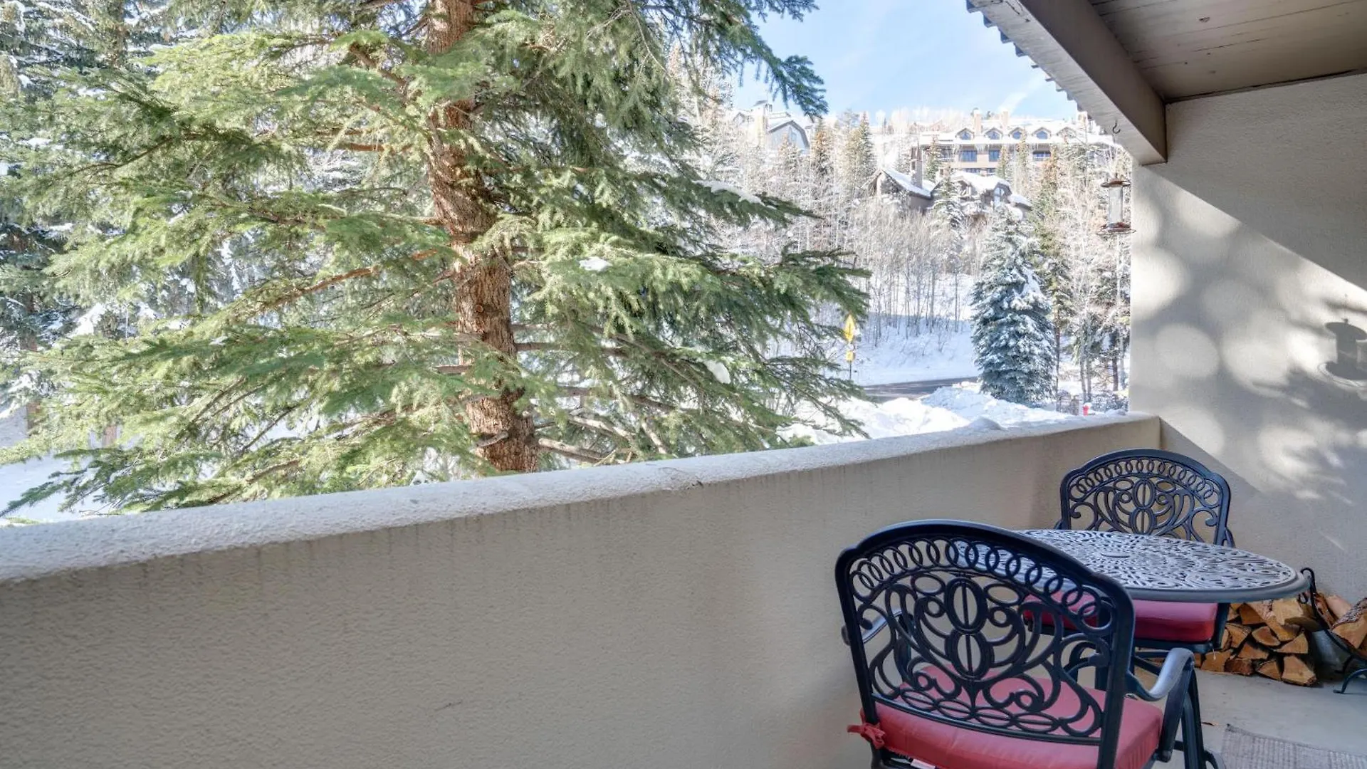 Apartment Ski-inandski-out Near Trails *