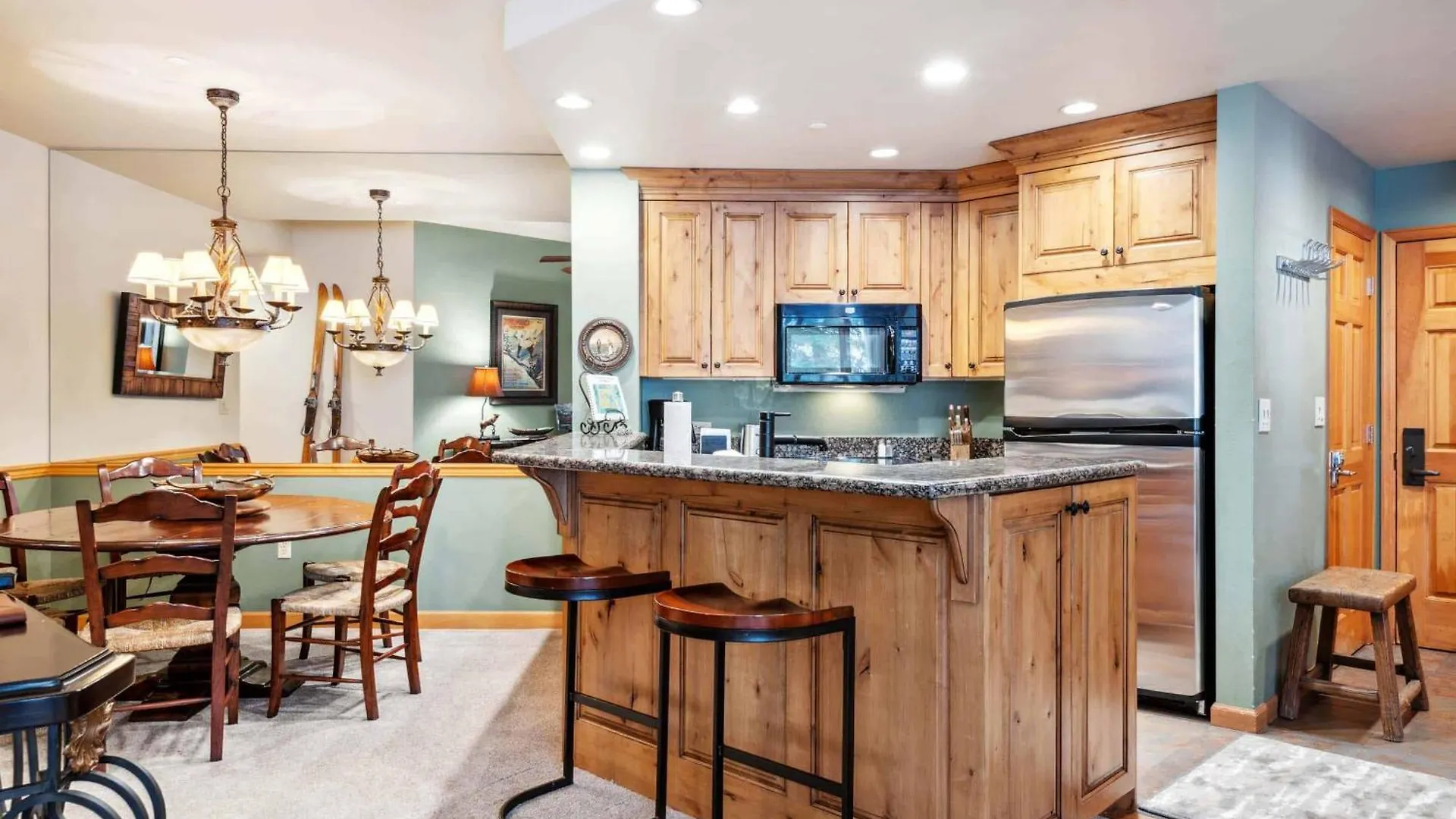 Highlands 106 By East West Hospitality