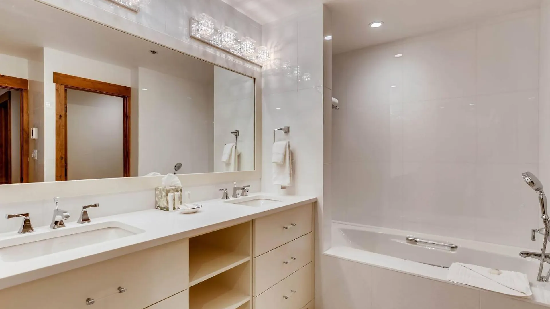 Kiva 126 By East West Hospitality Beaver Creek