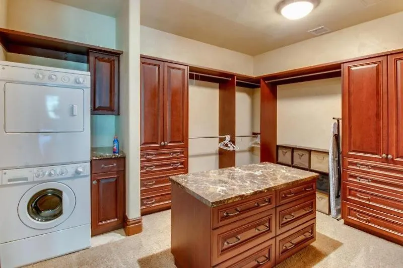 Luxury 4 Bedroom In, Out Mountain Located At The Base Of Village