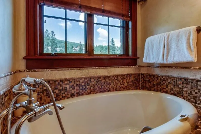 Luxury 4 Bedroom In, Out Mountain Located At The Base Of Village Holiday home Beaver Creek