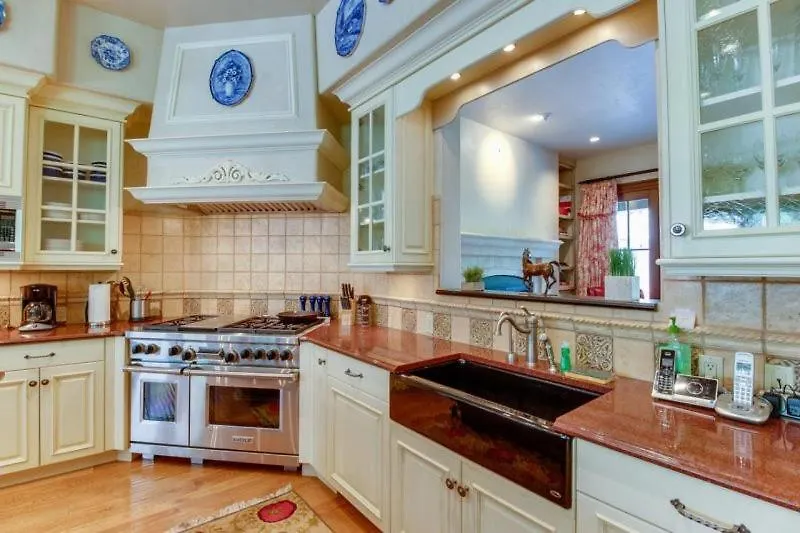 Luxury 4 Bedroom In, Out Mountain Located At The Base Of Village Holiday home Beaver Creek