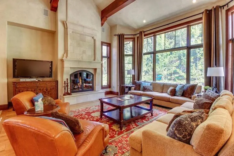 Luxury 4 Bedroom In, Out Mountain Located At The Base Of Village