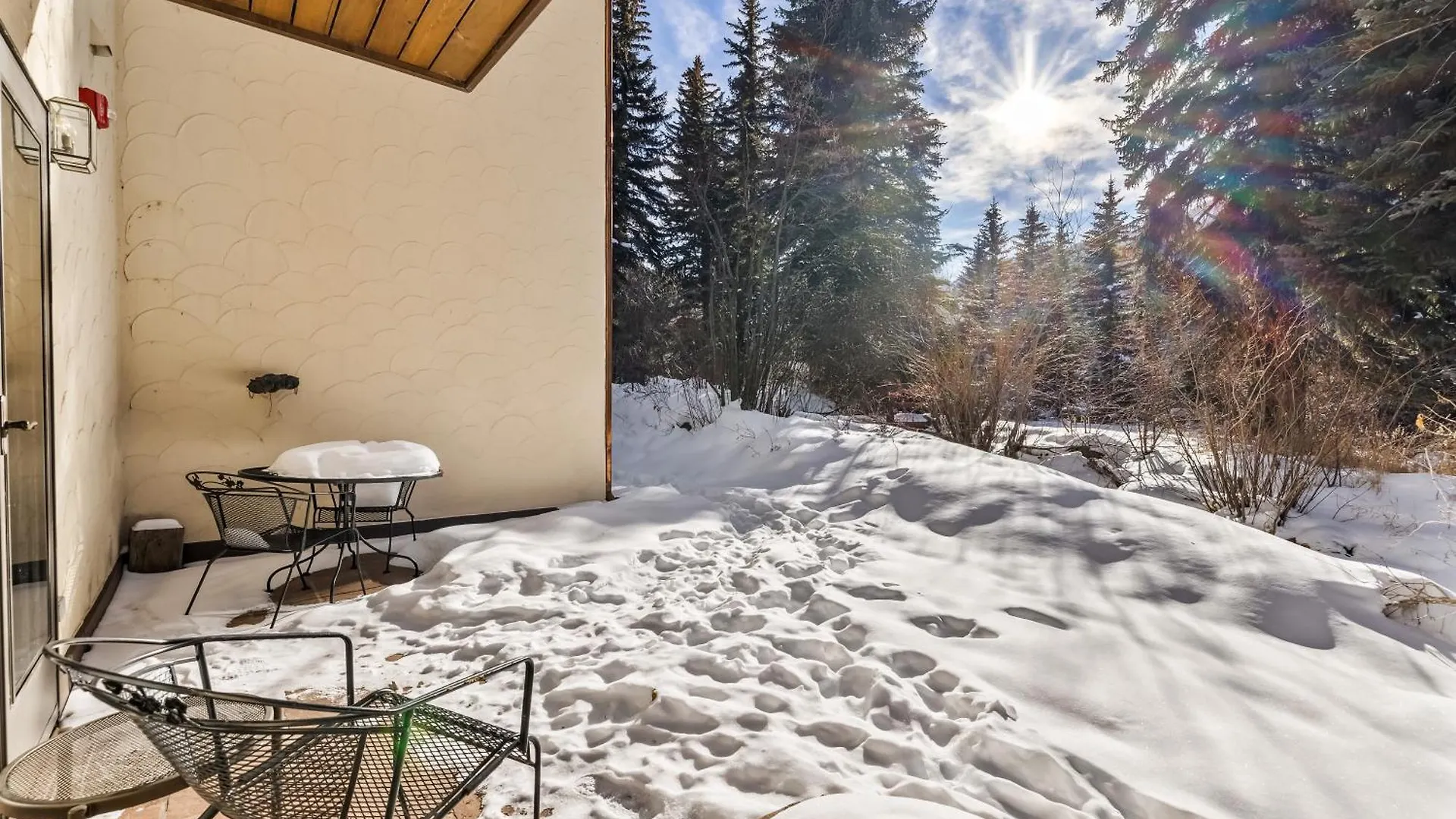 Relaxing Slope Side Ski-in Ski-out & Ground Level Patio * Beaver Creek