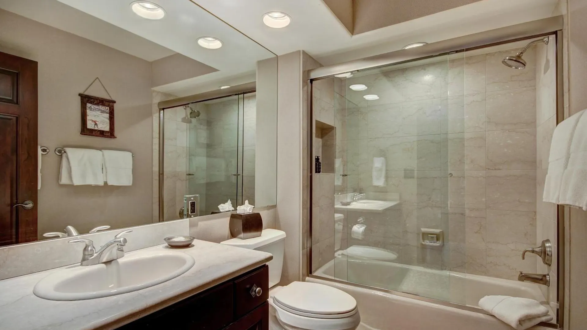 Luxury Ski-in 3 Bedroom Penthouse Inside Pines Lodge, Sleeps 10! * Beaver Creek