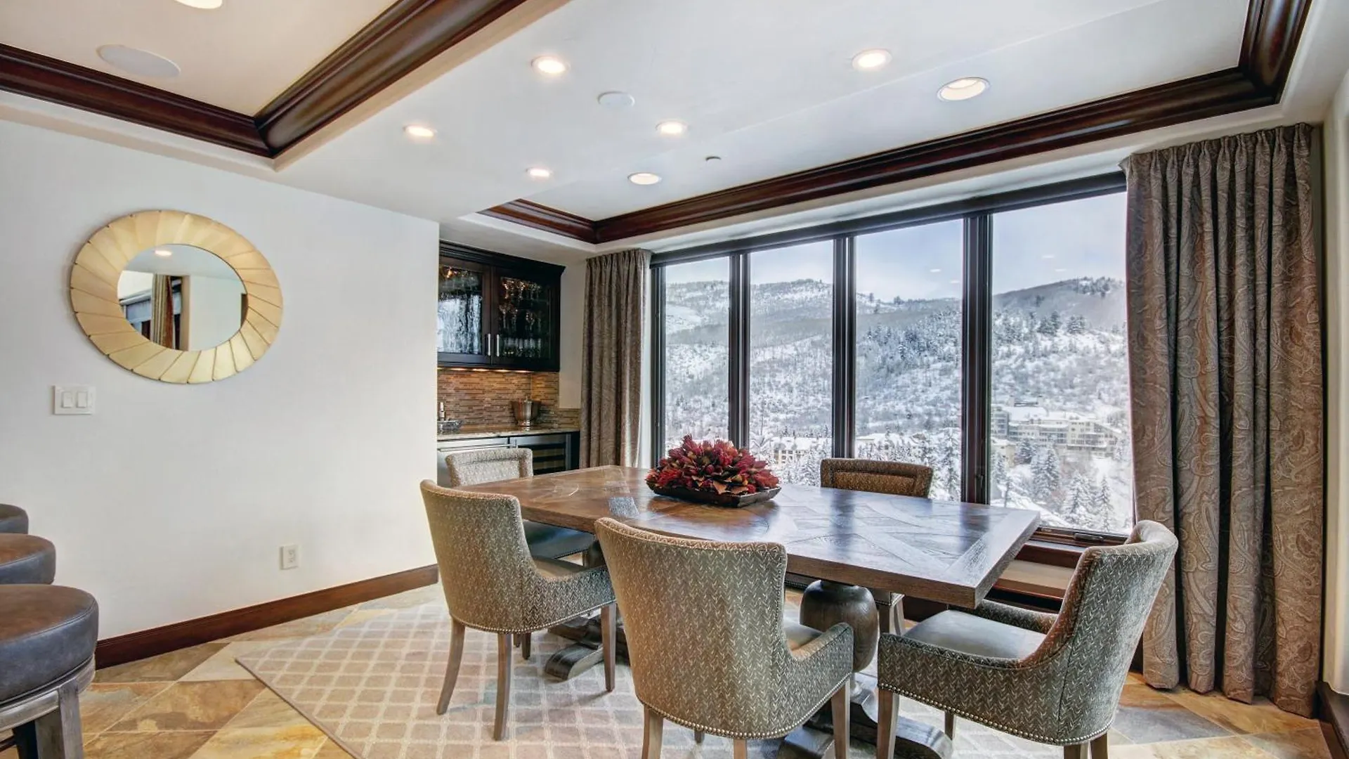 Luxury Ski-in 3 Bedroom Penthouse Inside Pines Lodge, Sleeps 10! Beaver Creek