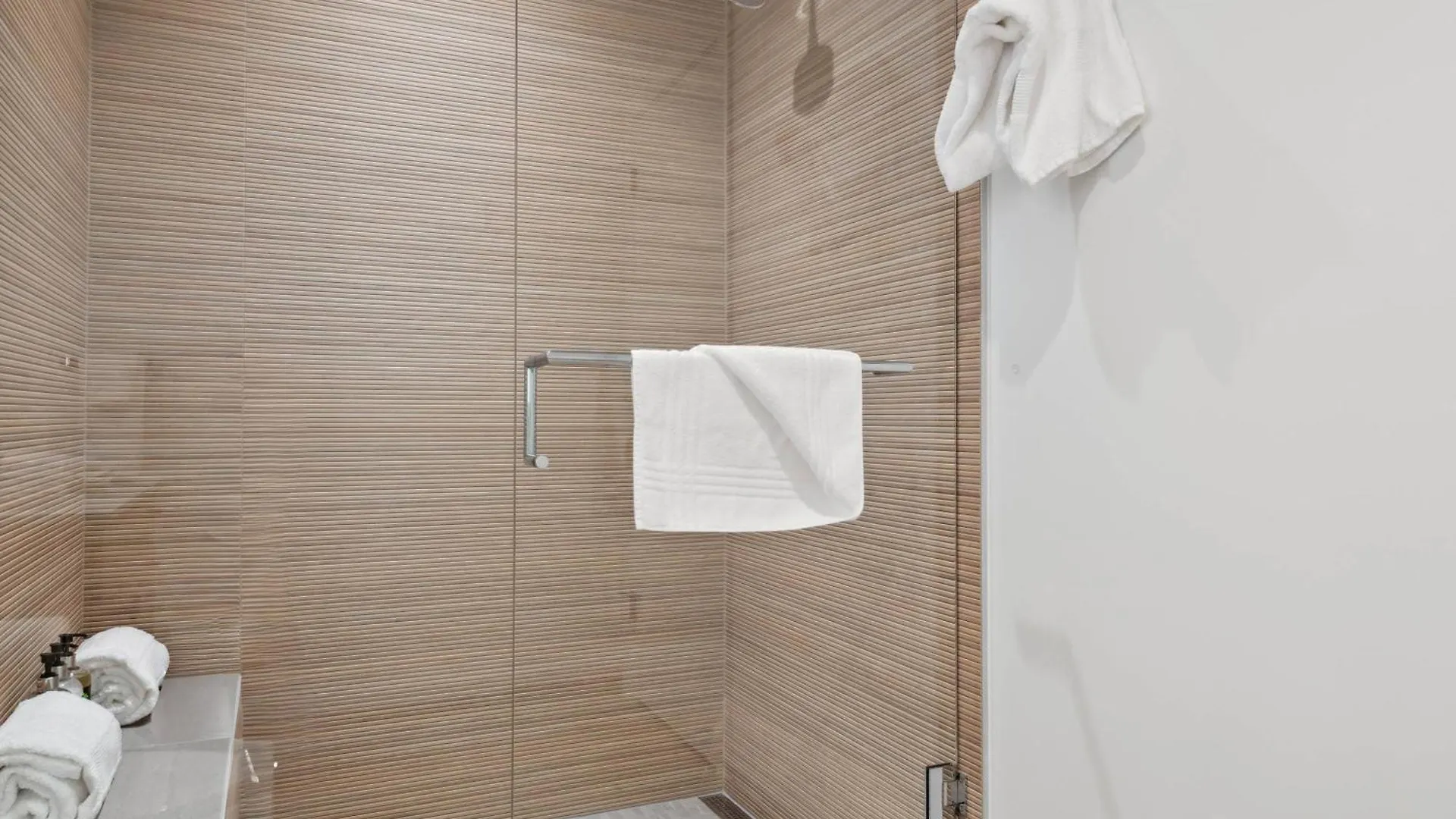 Frontgate 310 By East West Hospitality Apartment *