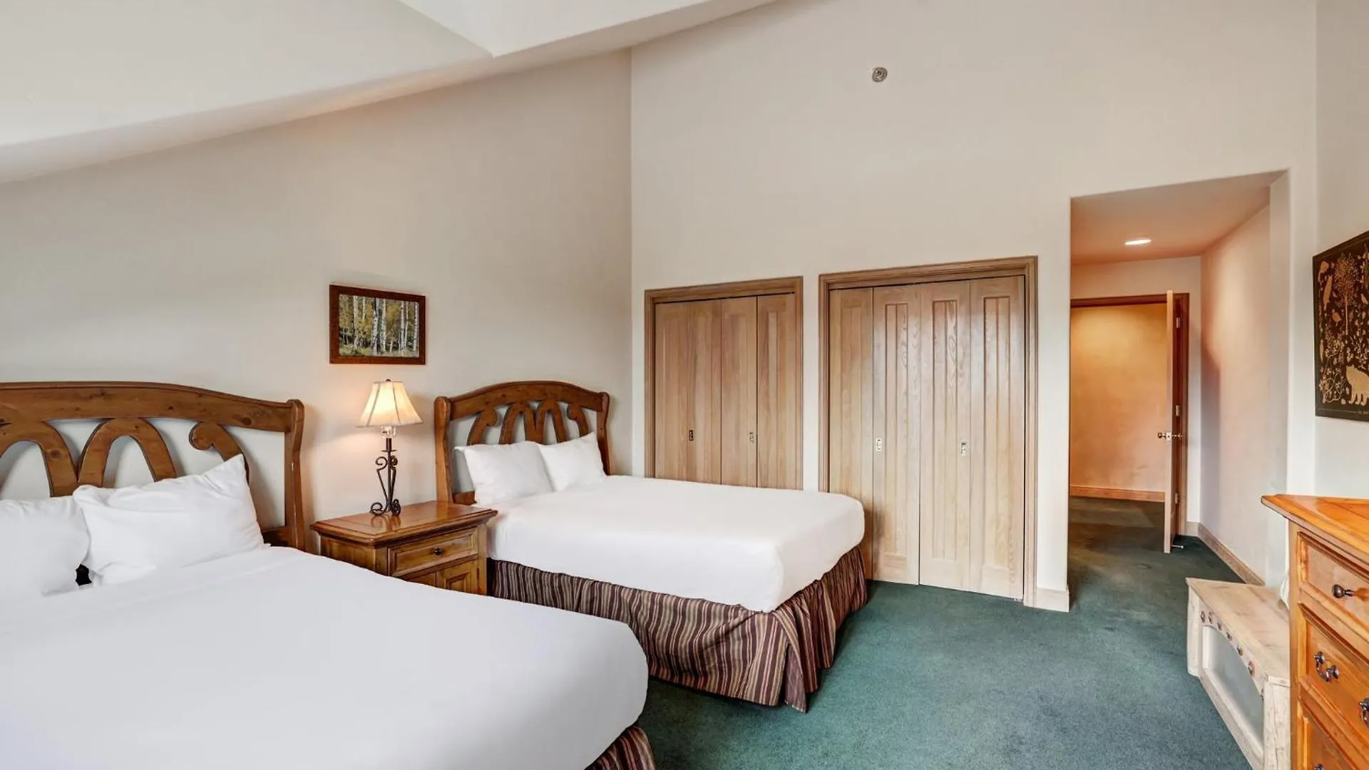 The Pines Lodge, A Rockresort Resort 4*