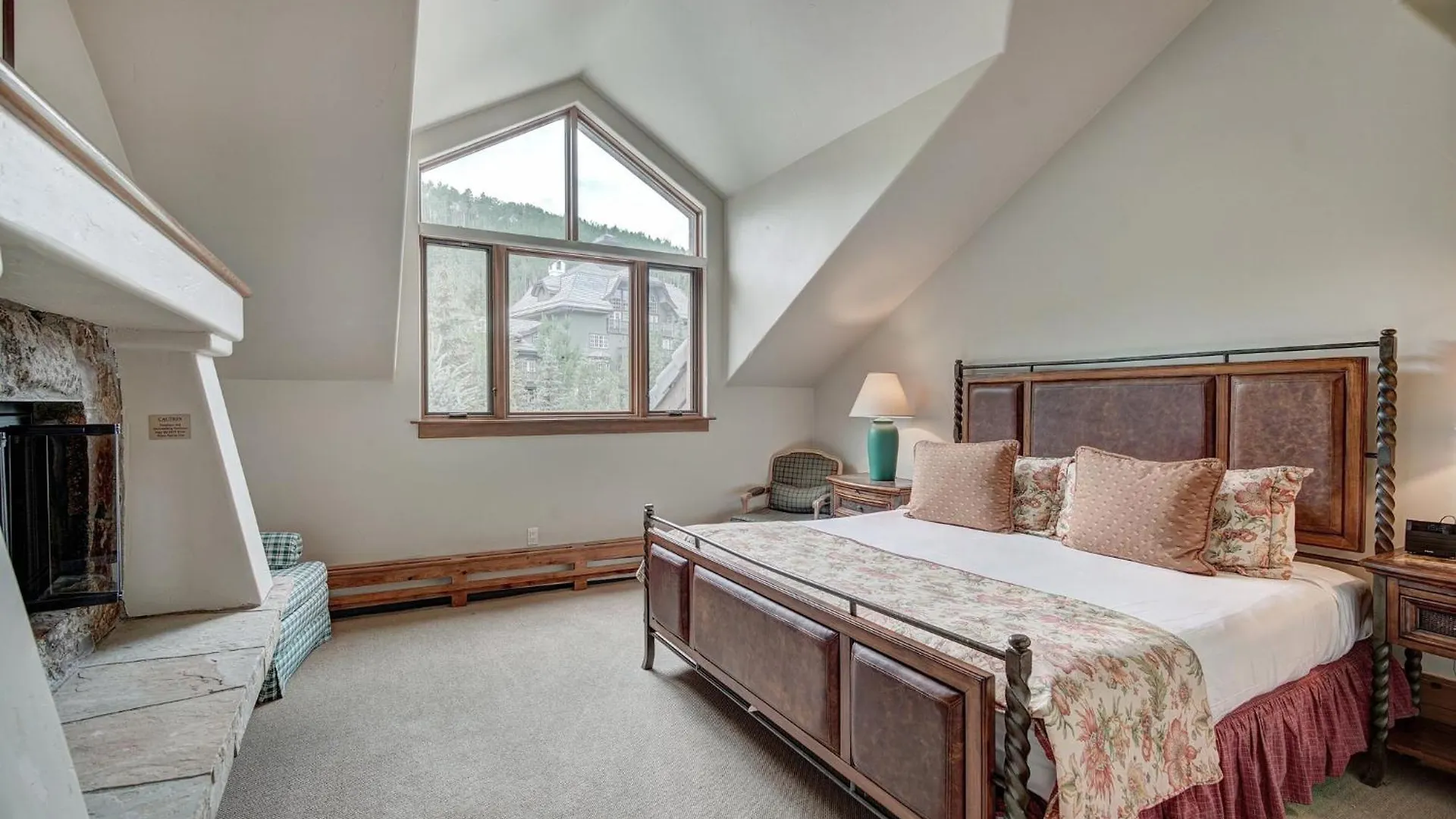 The Pines Lodge, A Rockresort Resort 4*