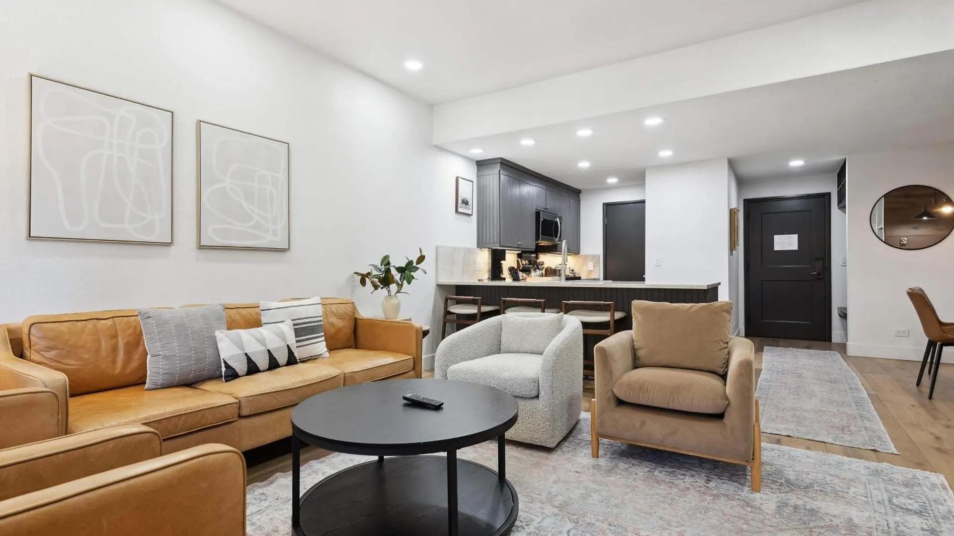 Apartment The Charter At G1205