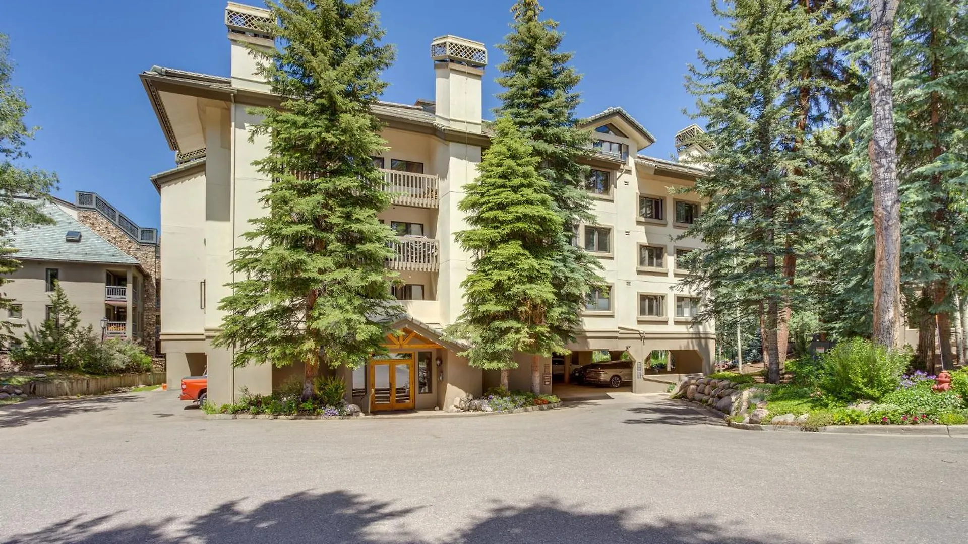 Ski-inandski-out Near Trails * Beaver Creek