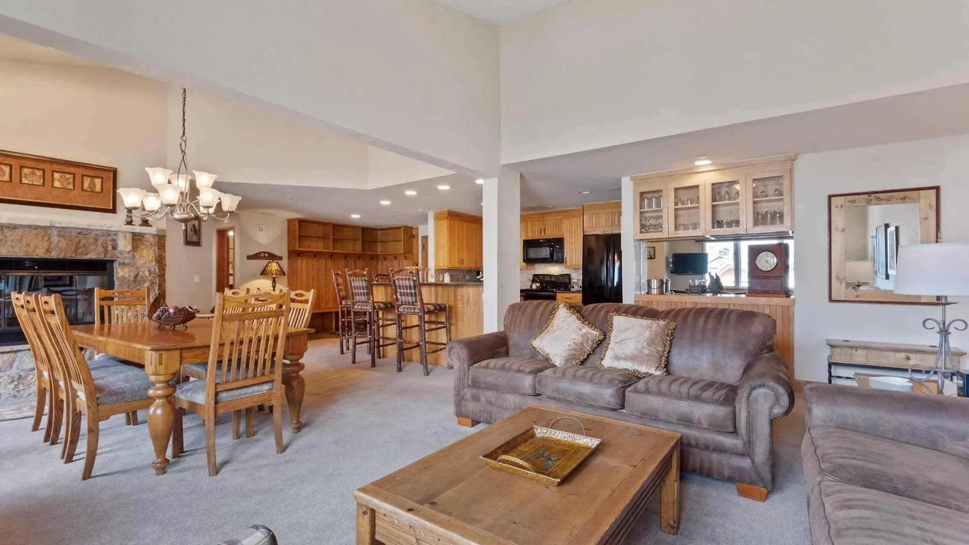 Apartment The Charter At F4405 Beaver Creek