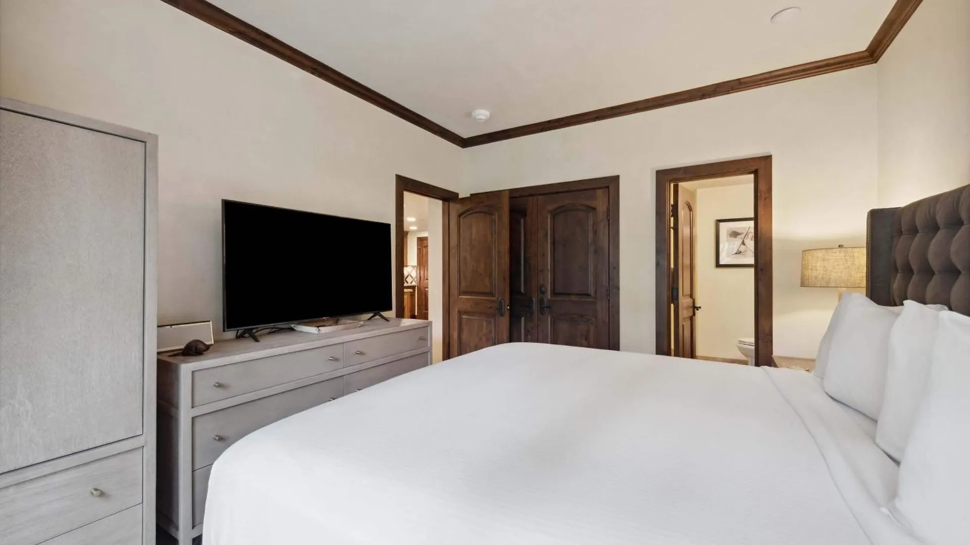Apartment The Charter At C1105 Beaver Creek