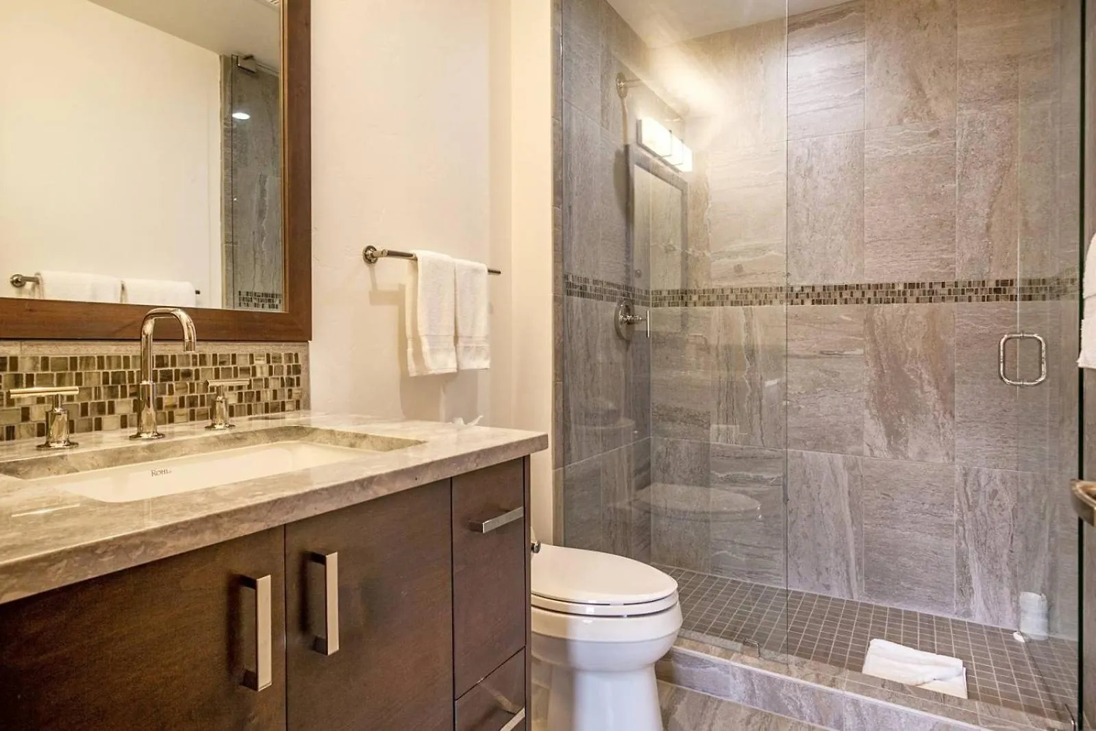 Luxe 4 Bedroom With In, Out Access * Beaver Creek