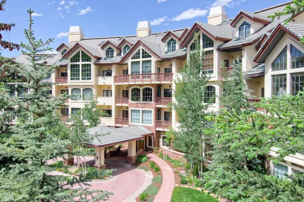 Oxford Court By East West *