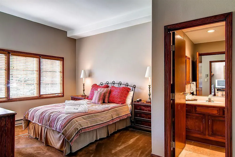Borders By East West Hospitality Apart Otel