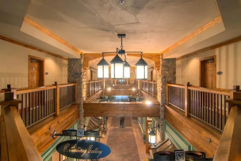 Market Square By East West Otel Beaver Creek
