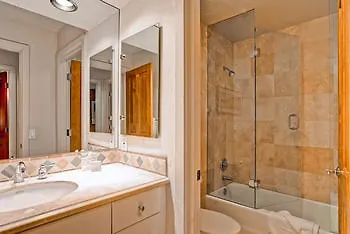 Ridgepoint Townhomes Apartment