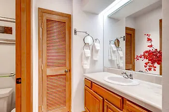 Ridgepoint Townhomes Apartment