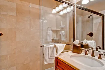 Apartment Ridgepoint Townhomes *