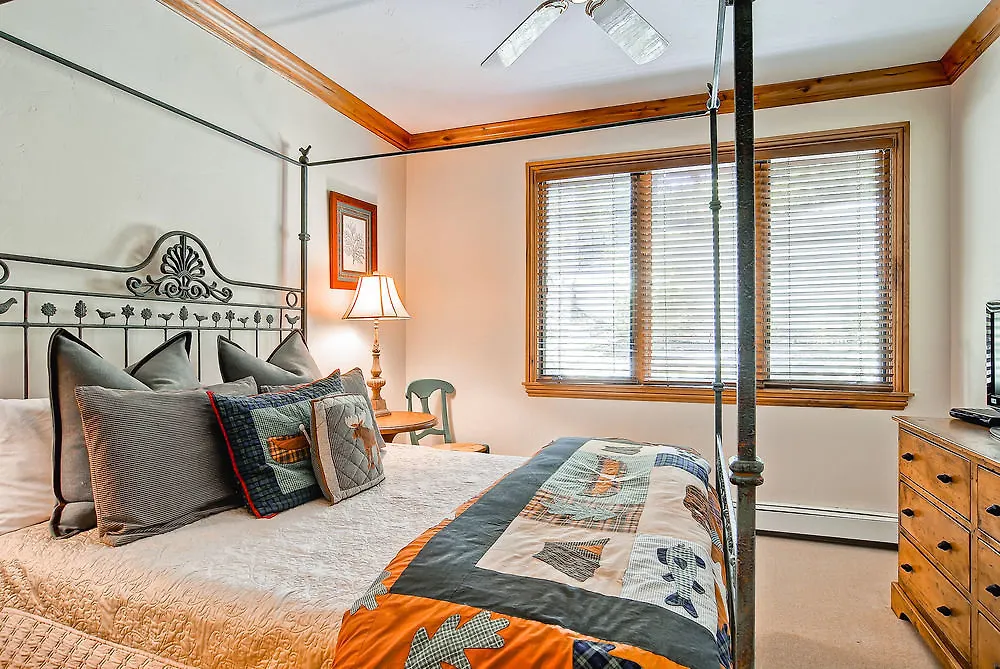Stonegate Townhomes By East West Beaver Creek