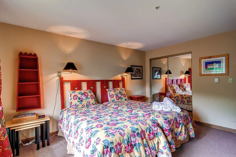 Borders By East West Hospitality