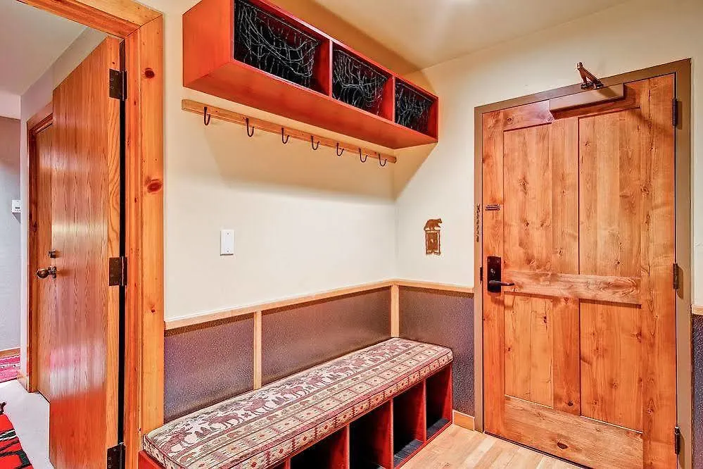 Kiva By East West Otel Beaver Creek