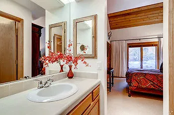 Apartment Ridgepoint Townhomes Beaver Creek