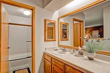 Apartment Ridgepoint Townhomes Beaver Creek