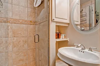 Apartment Ridgepoint Townhomes