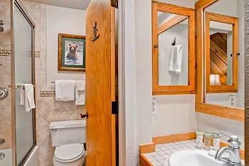 Apartment Ridgepoint Townhomes