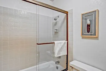 Ridgepoint Townhomes Apartment *