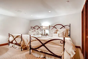 The Meadows Townhomes By East West Apartment