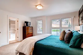 The Meadows Townhomes By East West Apartment