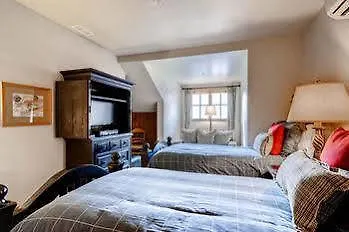 Otel Market Square By East West 4*
