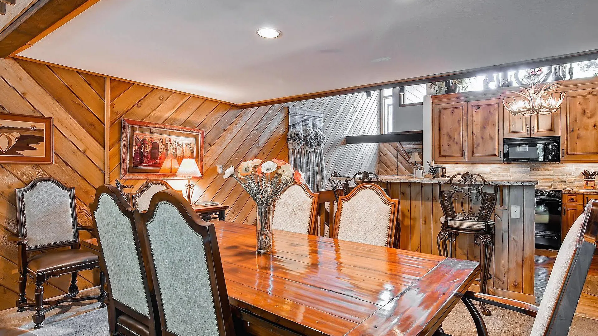 Ridgepoint Townhomes Apartment *