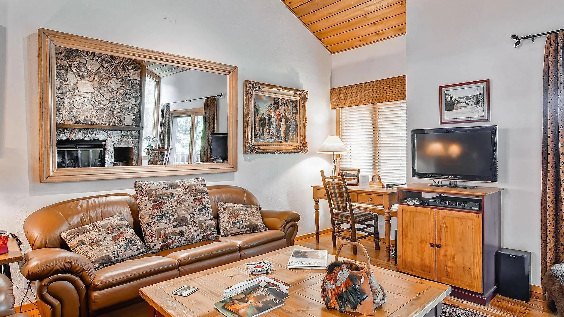 Ridgepoint Townhomes Apartment