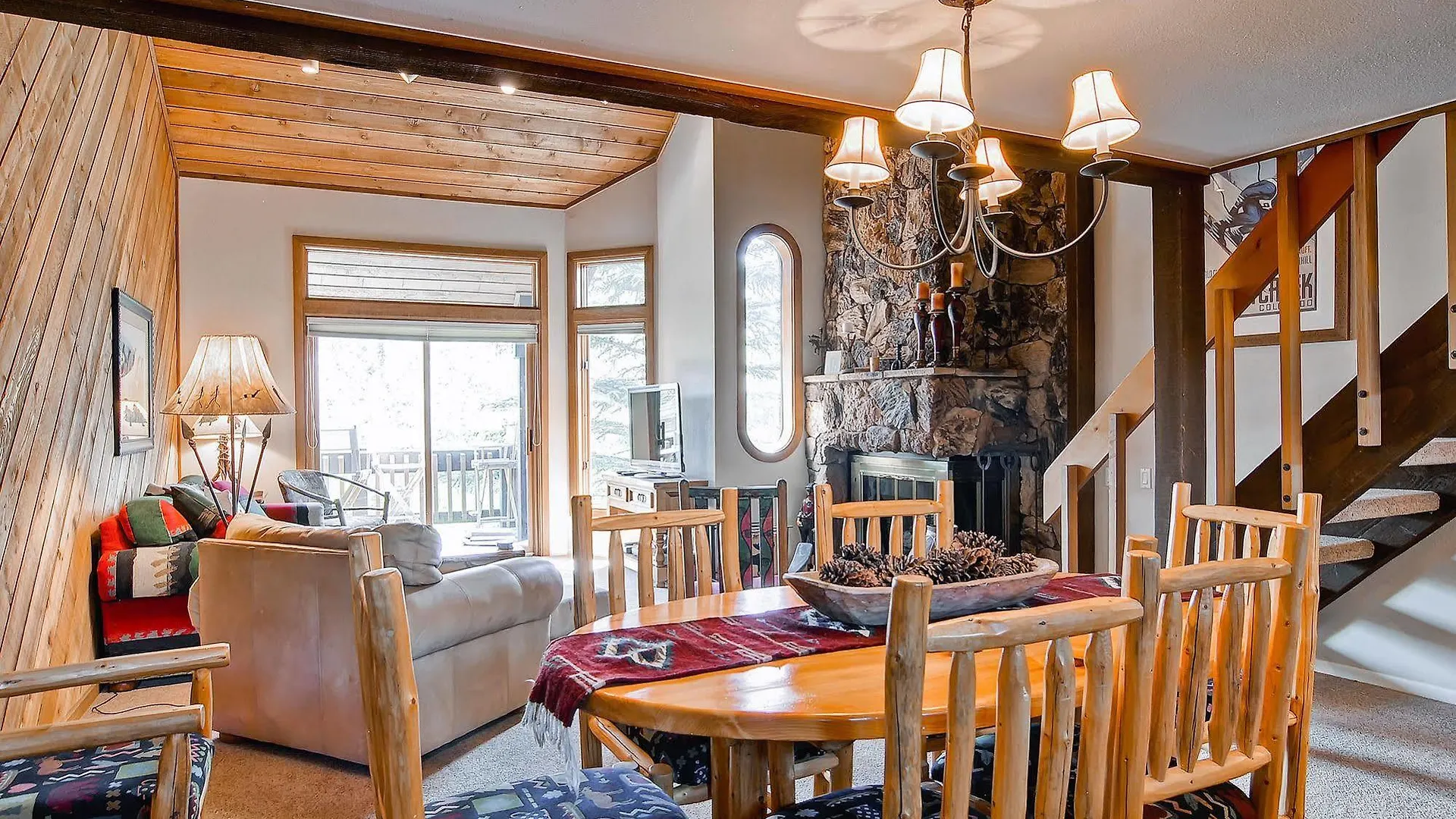 Ridgepoint Townhomes Apartment *