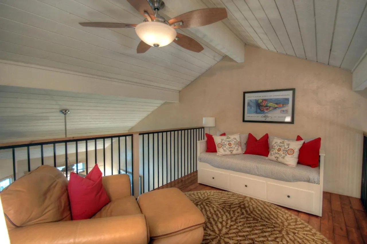 127 Ridgepoint Townhouse