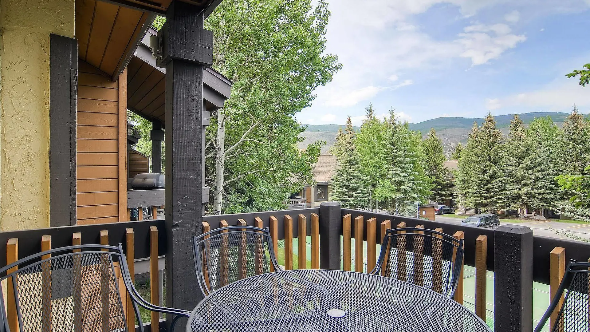 Apartment Ridgepoint Townhomes