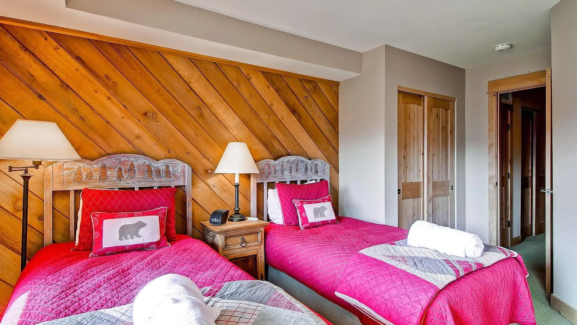 Ridgepoint Townhomes Apartment