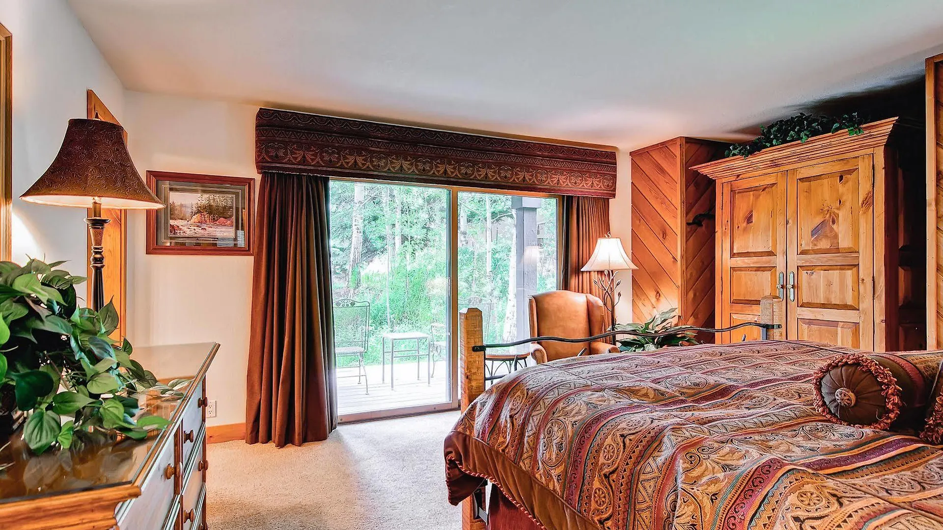 Ridgepoint Townhomes Apartment