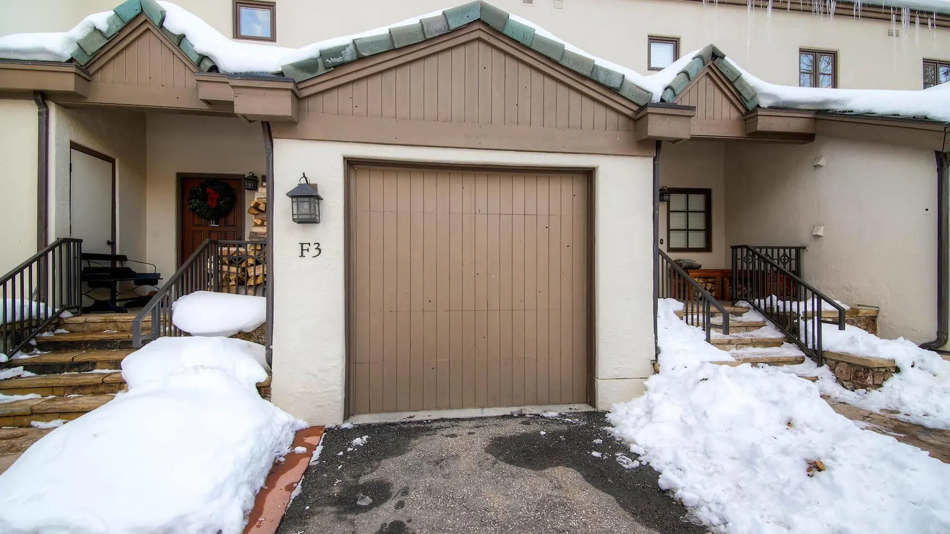 The Meadows Townhomes By East West Apartment
