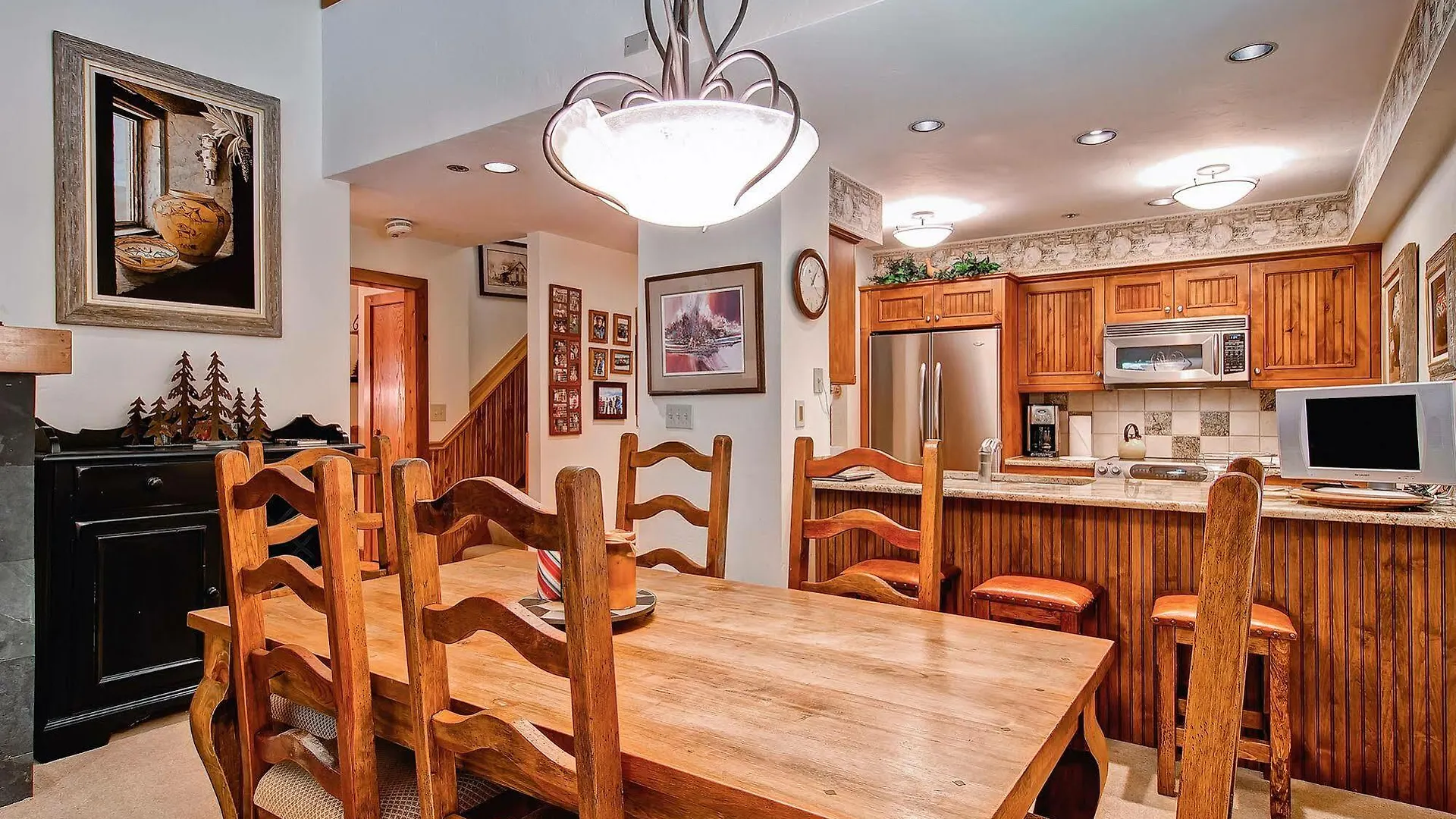 Kiva By East West 4*