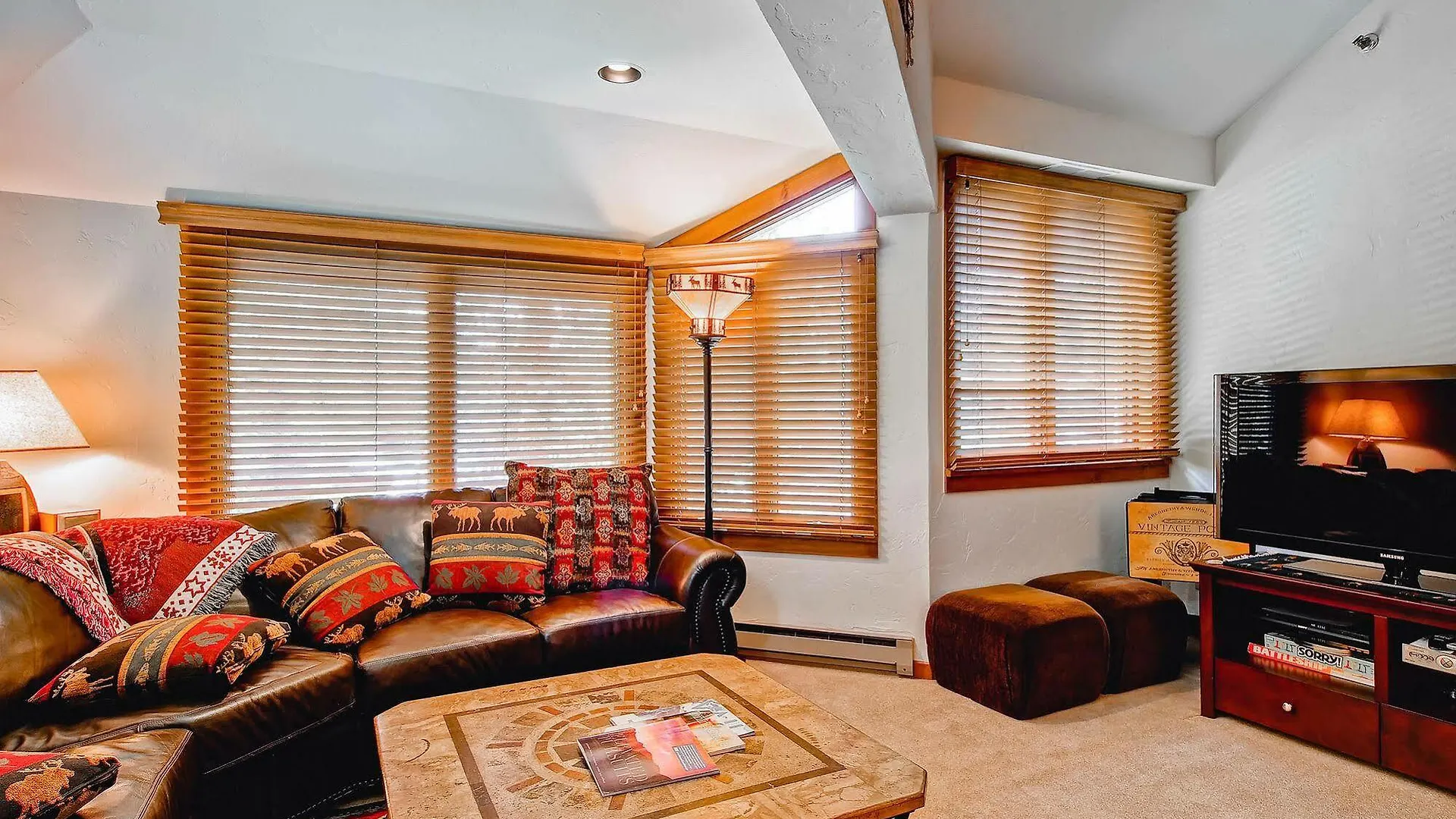 Kiva By East West Otel Beaver Creek