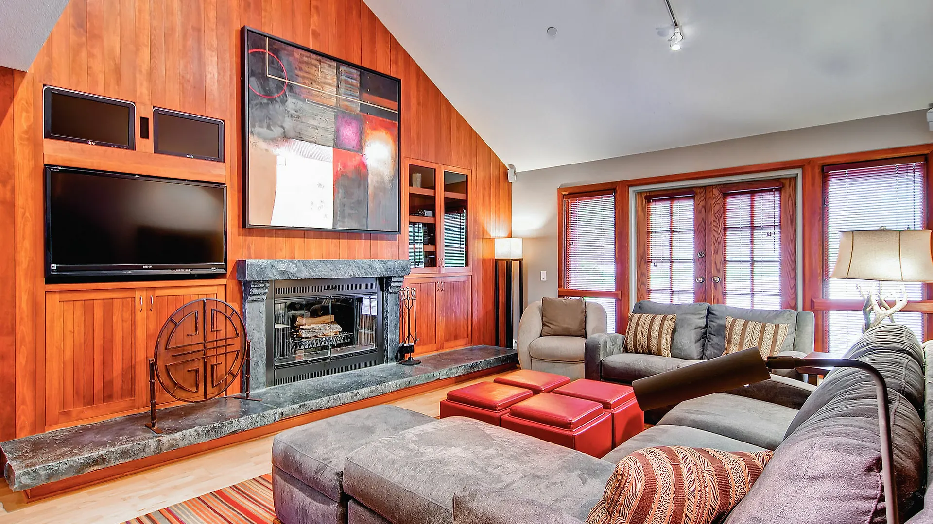 Otel Village Ford Hall By East West Beaver Creek