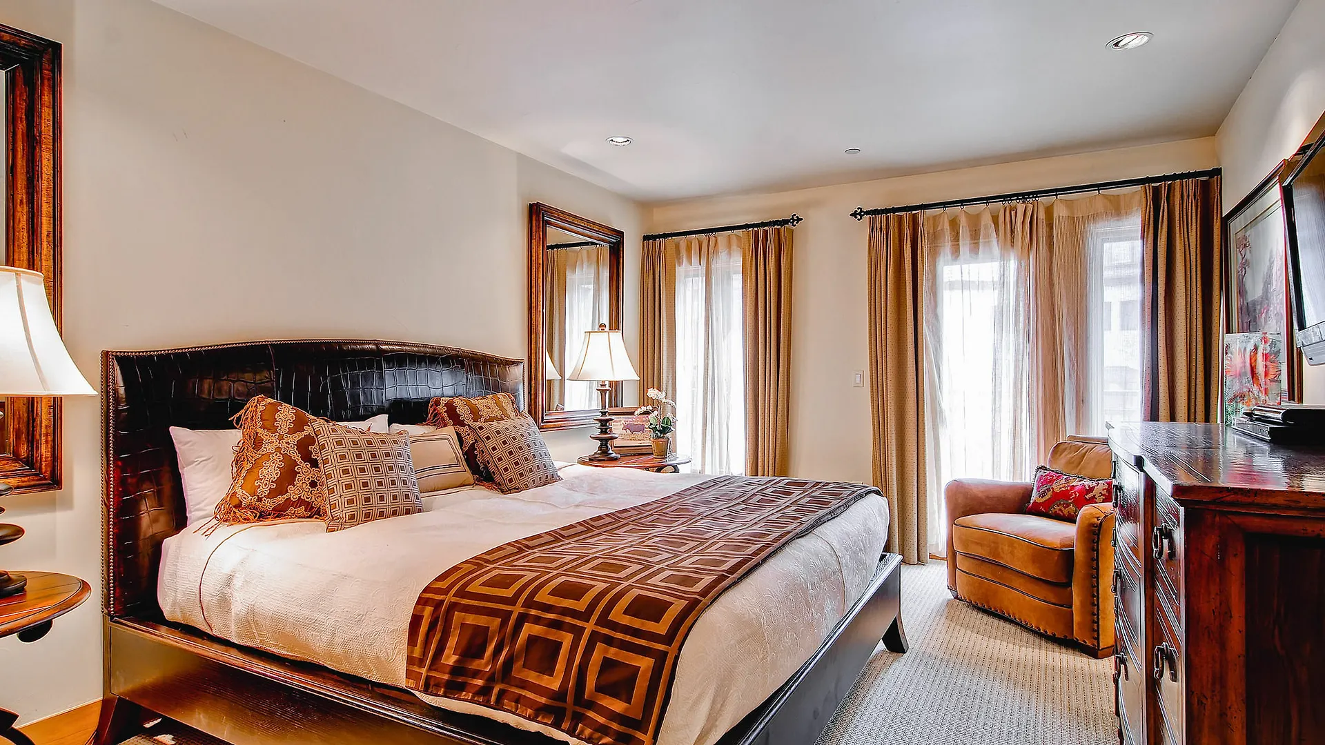 Villa Montane By East West
