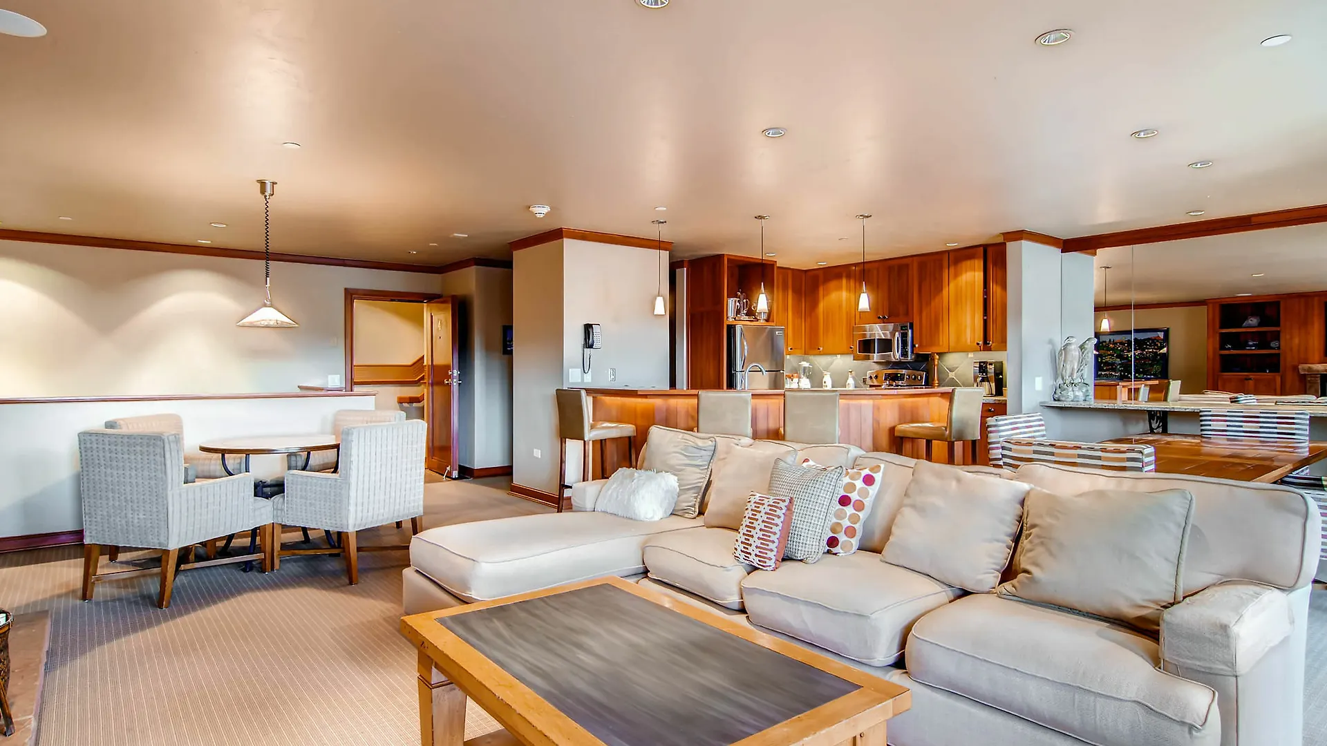 Village Ford Hall By East West Otel 4*