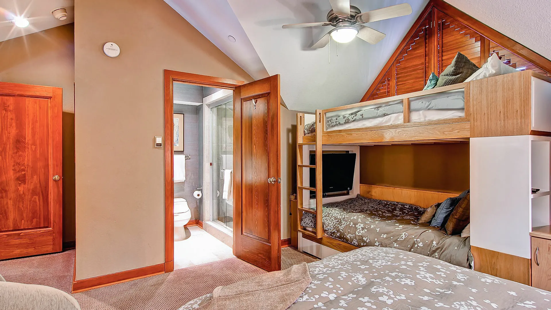 Otel Village Ford Hall By East West